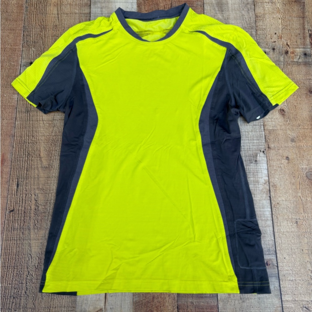 LULULEMON Mens Short Sleeve Crew Neck Training Tee Shirt Size Small Yellow/Gray